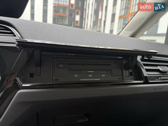 Бежевий Фольксваген Туран, об'ємом двигуна 1.6 л та пробігом 200 тис. км за 19800 $, фото 33 на Automoto.ua