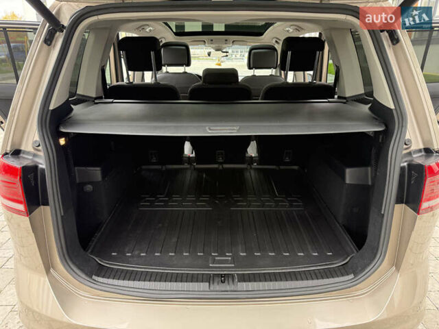 Бежевий Фольксваген Туран, об'ємом двигуна 1.6 л та пробігом 200 тис. км за 19800 $, фото 10 на Automoto.ua