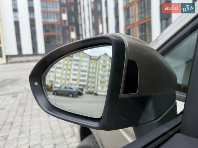 Бежевий Фольксваген Туран, об'ємом двигуна 1.6 л та пробігом 200 тис. км за 19800 $, фото 18 на Automoto.ua