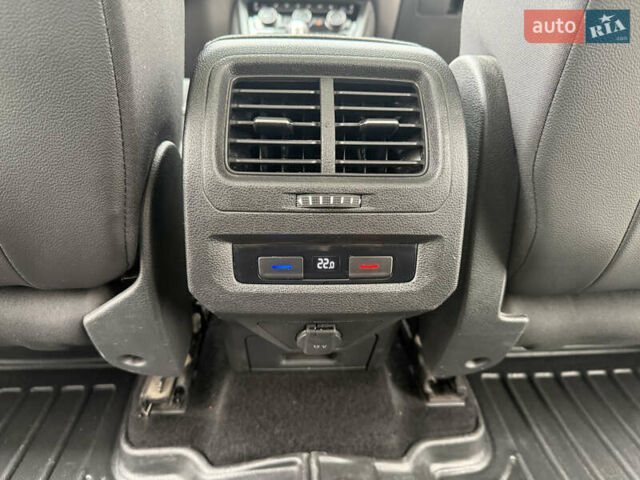 Бежевий Фольксваген Туран, об'ємом двигуна 1.6 л та пробігом 200 тис. км за 19800 $, фото 23 на Automoto.ua