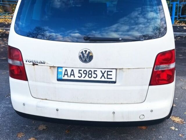 Бежевый Фольксваген Туран, объемом двигателя 2 л и пробегом 250 тыс. км за 4500 $, фото 2 на Automoto.ua