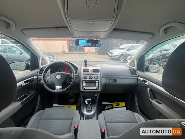 Черный Фольксваген Туран, объемом двигателя 1.9 л и пробегом 332 тыс. км за 6999 $, фото 18 на Automoto.ua
