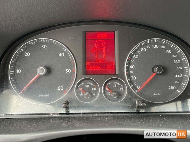 Черный Фольксваген Туран, объемом двигателя 1.9 л и пробегом 332 тыс. км за 6999 $, фото 10 на Automoto.ua