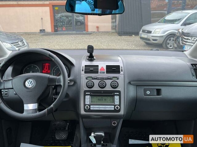 Черный Фольксваген Туран, объемом двигателя 1.9 л и пробегом 332 тыс. км за 6999 $, фото 17 на Automoto.ua