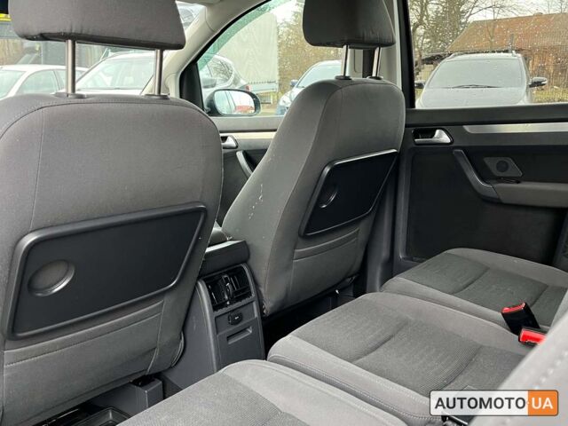 Черный Фольксваген Туран, объемом двигателя 1.9 л и пробегом 332 тыс. км за 6999 $, фото 14 на Automoto.ua