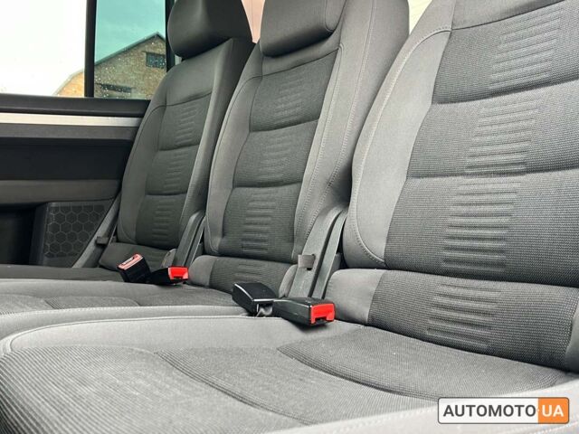 Черный Фольксваген Туран, объемом двигателя 1.9 л и пробегом 332 тыс. км за 6999 $, фото 15 на Automoto.ua