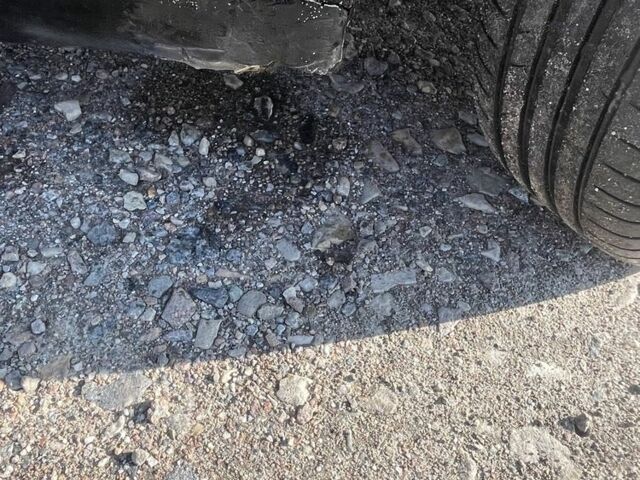 Черный Фольксваген Туран, объемом двигателя 2 л и пробегом 250 тыс. км за 2500 $, фото 6 на Automoto.ua