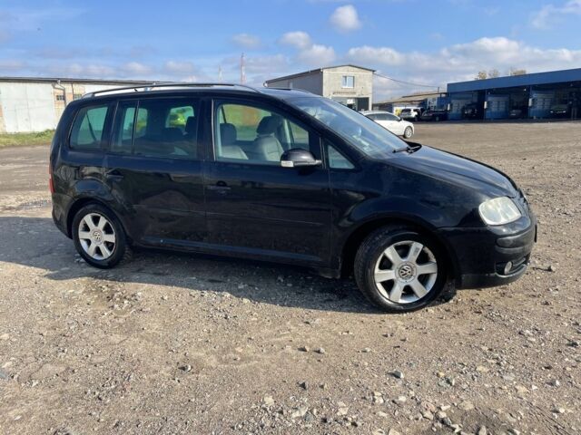 Черный Фольксваген Туран, объемом двигателя 2 л и пробегом 250 тыс. км за 2500 $, фото 4 на Automoto.ua