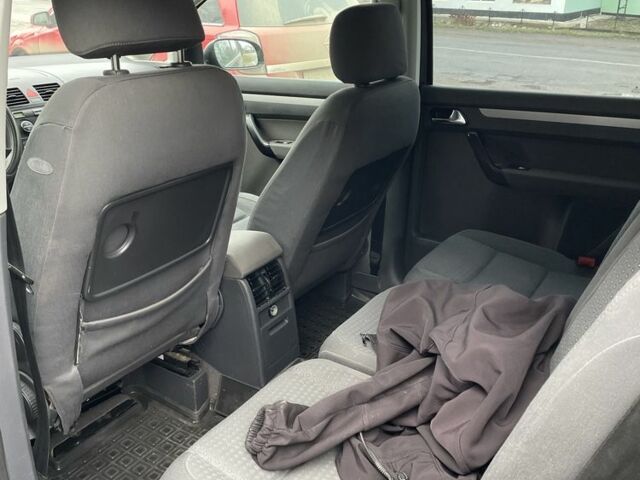 Черный Фольксваген Туран, объемом двигателя 1.6 л и пробегом 229 тыс. км за 4650 $, фото 6 на Automoto.ua