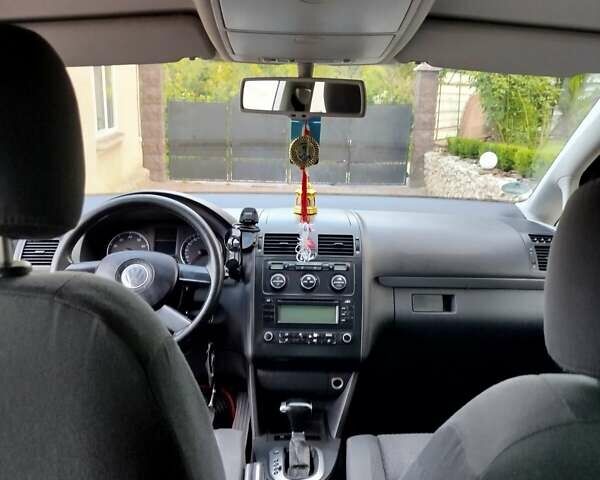 Черный Фольксваген Туран, объемом двигателя 1.6 л и пробегом 167 тыс. км за 6000 $, фото 20 на Automoto.ua