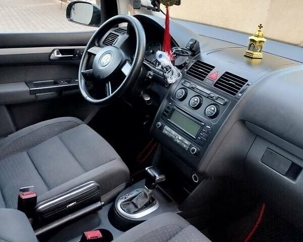 Черный Фольксваген Туран, объемом двигателя 1.6 л и пробегом 167 тыс. км за 6000 $, фото 15 на Automoto.ua