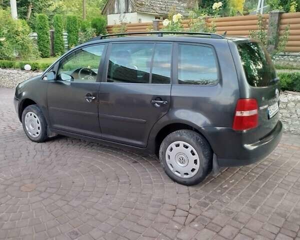 Черный Фольксваген Туран, объемом двигателя 1.6 л и пробегом 167 тыс. км за 6000 $, фото 11 на Automoto.ua