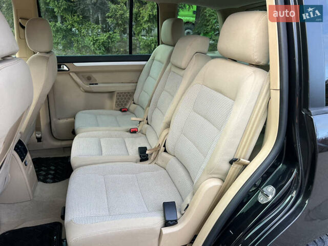 Черный Фольксваген Туран, объемом двигателя 1.6 л и пробегом 192 тыс. км за 4900 $, фото 14 на Automoto.ua