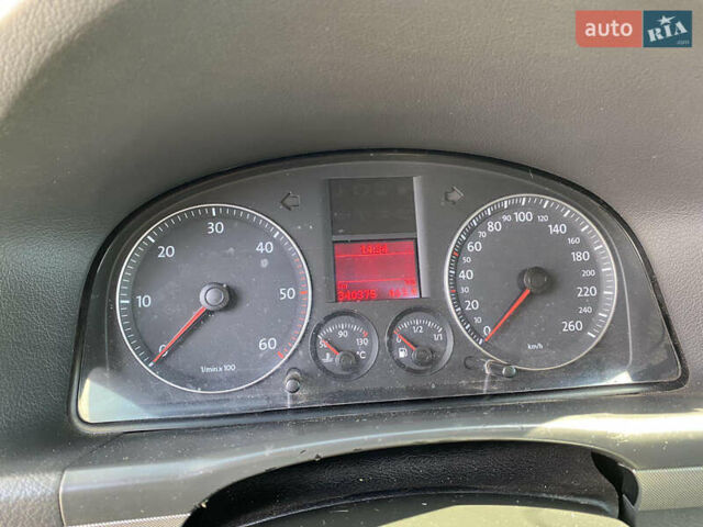 Чорний Фольксваген Туран, об'ємом двигуна 1.9 л та пробігом 340 тис. км за 6999 $, фото 1 на Automoto.ua