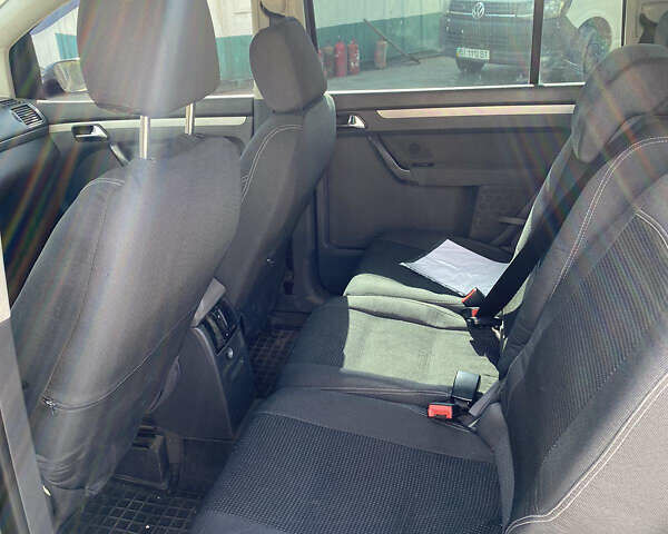 Чорний Фольксваген Туран, об'ємом двигуна 1.9 л та пробігом 340 тис. км за 6999 $, фото 6 на Automoto.ua