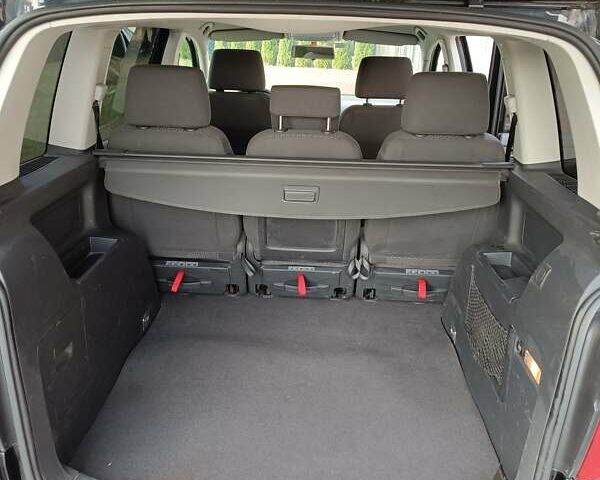 Черный Фольксваген Туран, объемом двигателя 1.6 л и пробегом 222 тыс. км за 5500 $, фото 17 на Automoto.ua