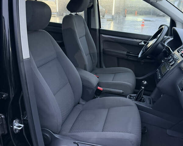 Чорний Фольксваген Туран, об'ємом двигуна 1.6 л та пробігом 290 тис. км за 5550 $, фото 21 на Automoto.ua