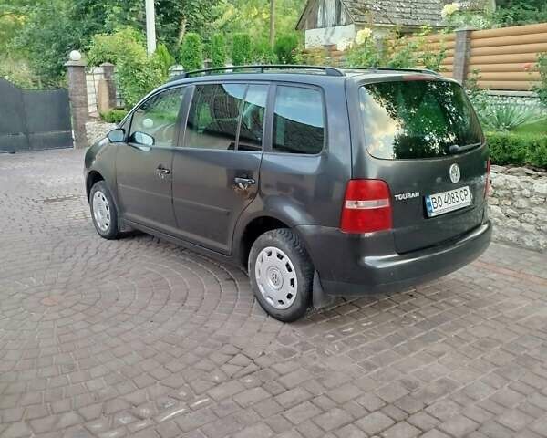 Черный Фольксваген Туран, объемом двигателя 1.6 л и пробегом 167 тыс. км за 6000 $, фото 10 на Automoto.ua