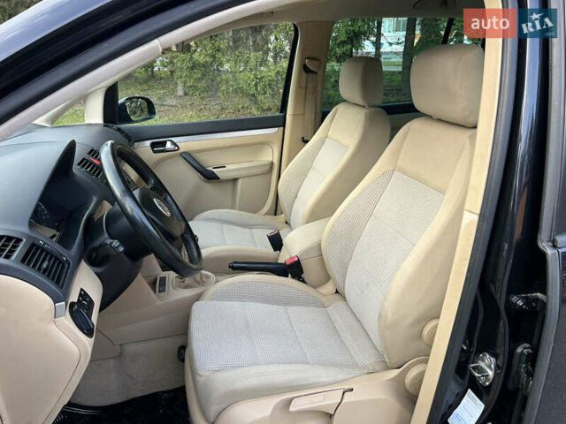 Черный Фольксваген Туран, объемом двигателя 1.6 л и пробегом 192 тыс. км за 4900 $, фото 10 на Automoto.ua