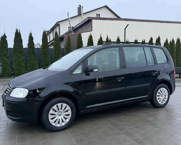 Чорний Фольксваген Туран, об'ємом двигуна 1.6 л та пробігом 290 тис. км за 5550 $, фото 1 на Automoto.ua