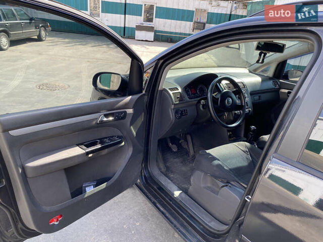 Чорний Фольксваген Туран, об'ємом двигуна 1.9 л та пробігом 340 тис. км за 6999 $, фото 8 на Automoto.ua