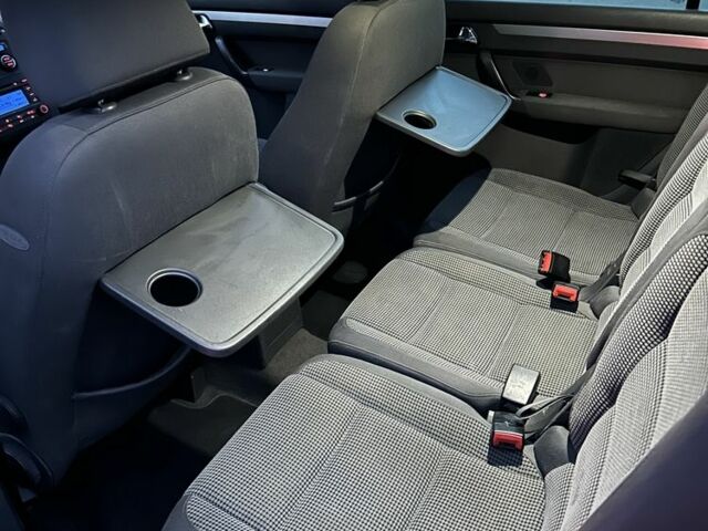 Черный Фольксваген Туран, объемом двигателя 2 л и пробегом 420 тыс. км за 3400 $, фото 13 на Automoto.ua