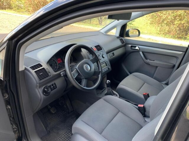 Чорний Фольксваген Туран, об'ємом двигуна 0 л та пробігом 244 тис. км за 6450 $, фото 1 на Automoto.ua