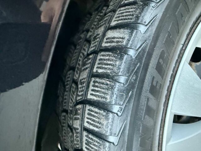 Черный Фольксваген Туран, объемом двигателя 0 л и пробегом 300 тыс. км за 2970 $, фото 7 на Automoto.ua