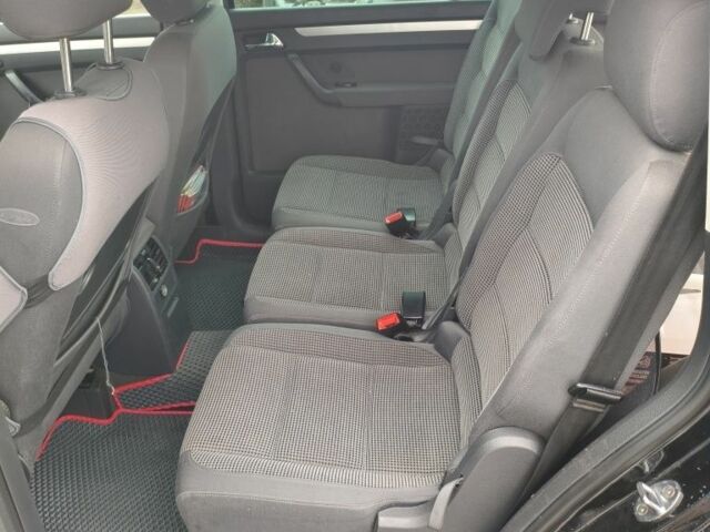 Черный Фольксваген Туран, объемом двигателя 2 л и пробегом 264 тыс. км за 6500 $, фото 7 на Automoto.ua