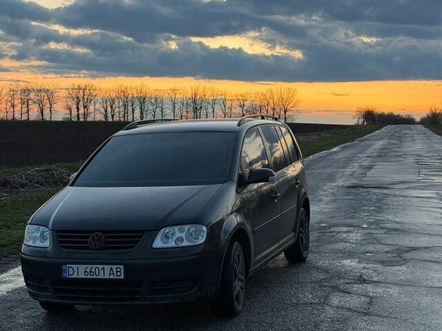 Чорний Фольксваген Туран, об'ємом двигуна 1.6 л та пробігом 240 тис. км за 5500 $, фото 8 на Automoto.ua