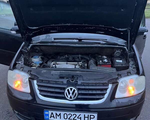 Черный Фольксваген Туран, объемом двигателя 1.97 л и пробегом 293 тыс. км за 5900 $, фото 16 на Automoto.ua