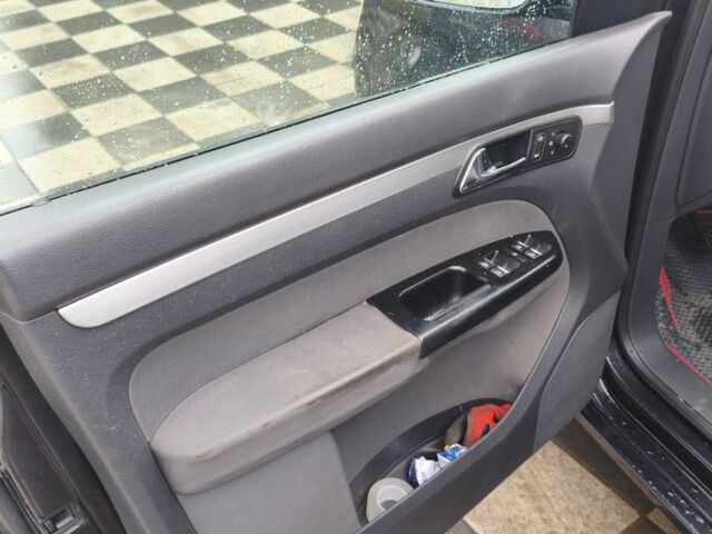 Черный Фольксваген Туран, объемом двигателя 2 л и пробегом 264 тыс. км за 6500 $, фото 21 на Automoto.ua