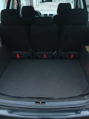 Черный Фольксваген Туран, объемом двигателя 1.6 л и пробегом 255 тыс. км за 6500 $, фото 4 на Automoto.ua