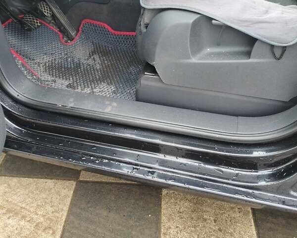 Чорний Фольксваген Туран, об'ємом двигуна 1.97 л та пробігом 262 тис. км за 6500 $, фото 23 на Automoto.ua