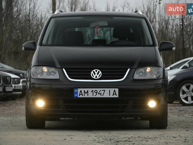 Чорний Фольксваген Туран, об'ємом двигуна 2 л та пробігом 267 тис. км за 5999 $, фото 3 на Automoto.ua