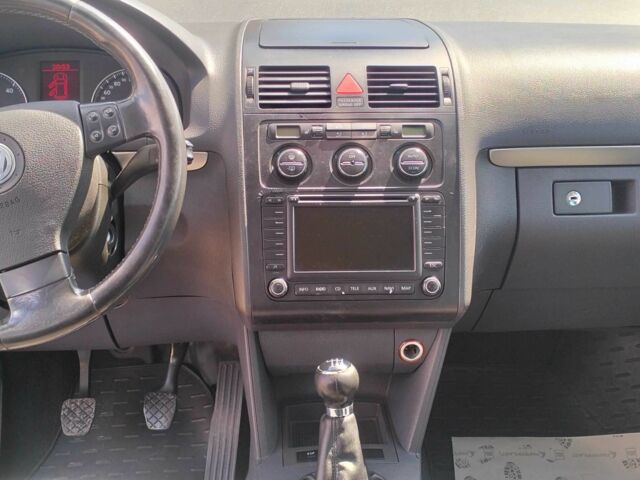 Черный Фольксваген Туран, объемом двигателя 2 л и пробегом 260 тыс. км за 6500 $, фото 8 на Automoto.ua