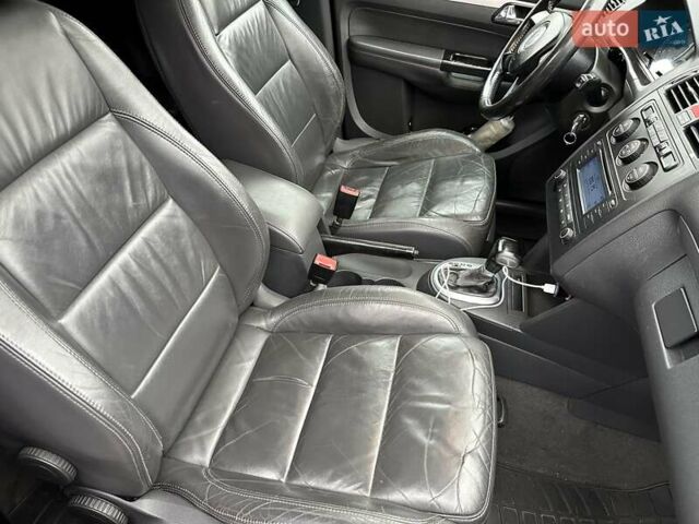 Черный Фольксваген Туран, объемом двигателя 1.6 л и пробегом 192 тыс. км за 5700 $, фото 13 на Automoto.ua