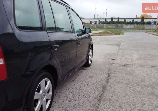 Чорний Фольксваген Туран, об'ємом двигуна 1.6 л та пробігом 249 тис. км за 5500 $, фото 13 на Automoto.ua