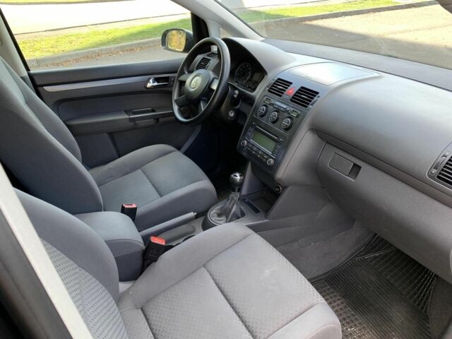 Чорний Фольксваген Туран, об'ємом двигуна 0 л та пробігом 244 тис. км за 6450 $, фото 2 на Automoto.ua