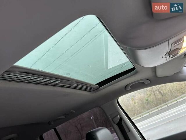 Черный Фольксваген Туран, объемом двигателя 1.6 л и пробегом 192 тыс. км за 5700 $, фото 12 на Automoto.ua