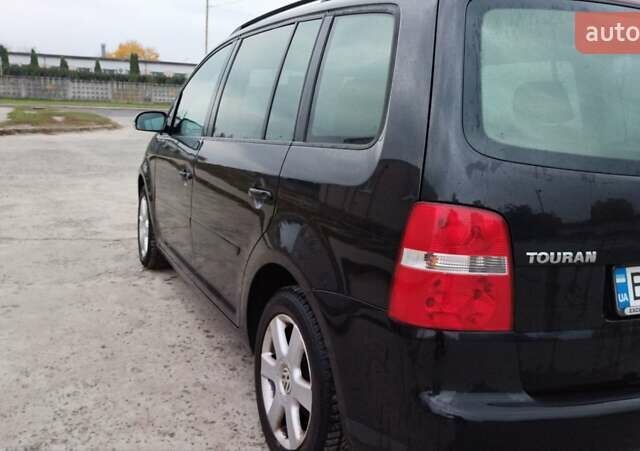 Чорний Фольксваген Туран, об'ємом двигуна 1.6 л та пробігом 249 тис. км за 5500 $, фото 12 на Automoto.ua