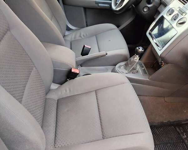 Черный Фольксваген Туран, объемом двигателя 1.6 л и пробегом 202 тыс. км за 5300 $, фото 10 на Automoto.ua