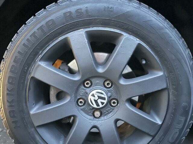 Черный Фольксваген Туран, объемом двигателя 2 л и пробегом 420 тыс. км за 3400 $, фото 15 на Automoto.ua