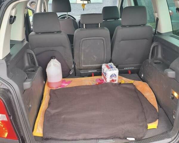 Чорний Фольксваген Туран, об'ємом двигуна 1.97 л та пробігом 262 тис. км за 6500 $, фото 56 на Automoto.ua