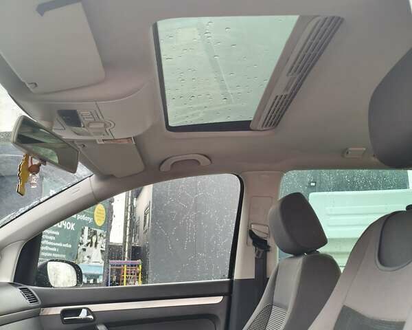 Чорний Фольксваген Туран, об'ємом двигуна 1.97 л та пробігом 262 тис. км за 6500 $, фото 25 на Automoto.ua