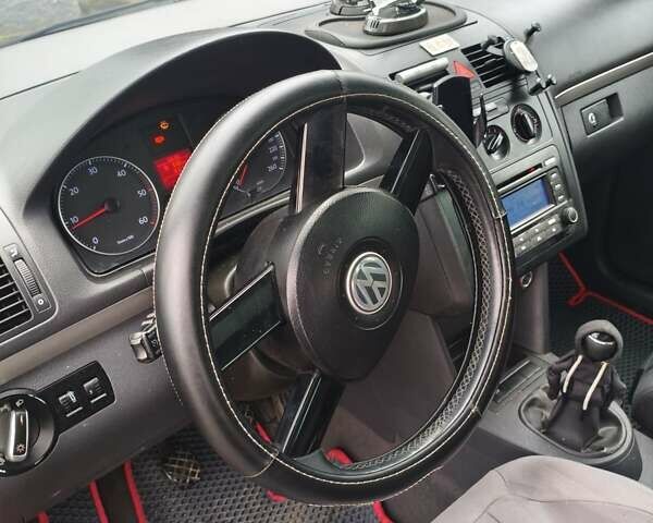 Чорний Фольксваген Туран, об'ємом двигуна 1.97 л та пробігом 262 тис. км за 6500 $, фото 55 на Automoto.ua