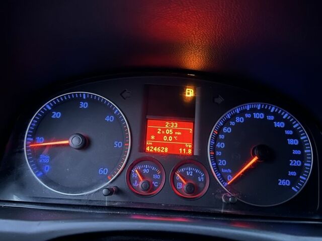 Черный Фольксваген Туран, объемом двигателя 2 л и пробегом 420 тыс. км за 3400 $, фото 9 на Automoto.ua