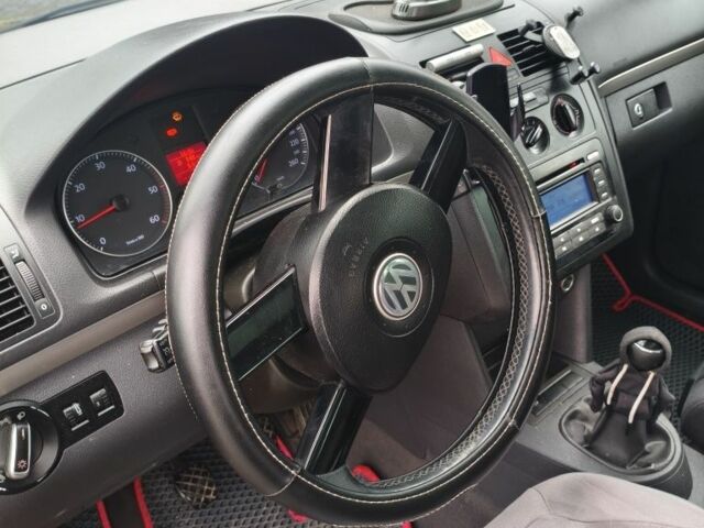 Черный Фольксваген Туран, объемом двигателя 2 л и пробегом 264 тыс. км за 6500 $, фото 6 на Automoto.ua