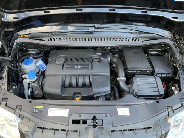 Чорний Фольксваген Туран, об'ємом двигуна 0 л та пробігом 244 тис. км за 6450 $, фото 4 на Automoto.ua