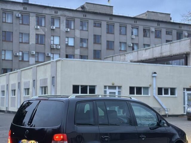 Черный Фольксваген Туран, объемом двигателя 2 л и пробегом 420 тыс. км за 3400 $, фото 3 на Automoto.ua